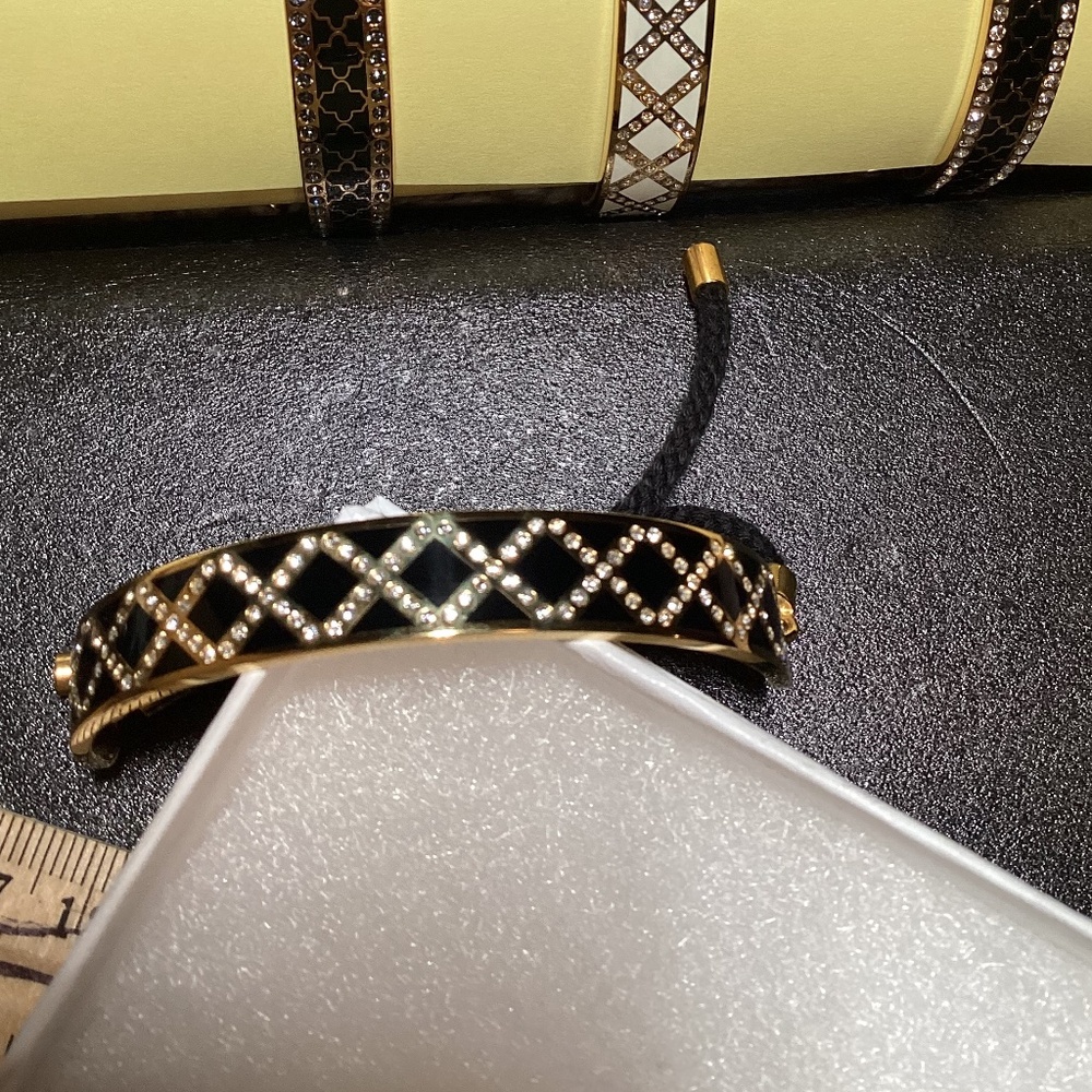 Halcyon black bracelet